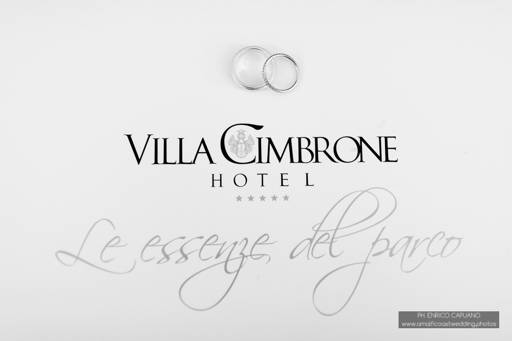 wedding rings in Villa Cimbrone